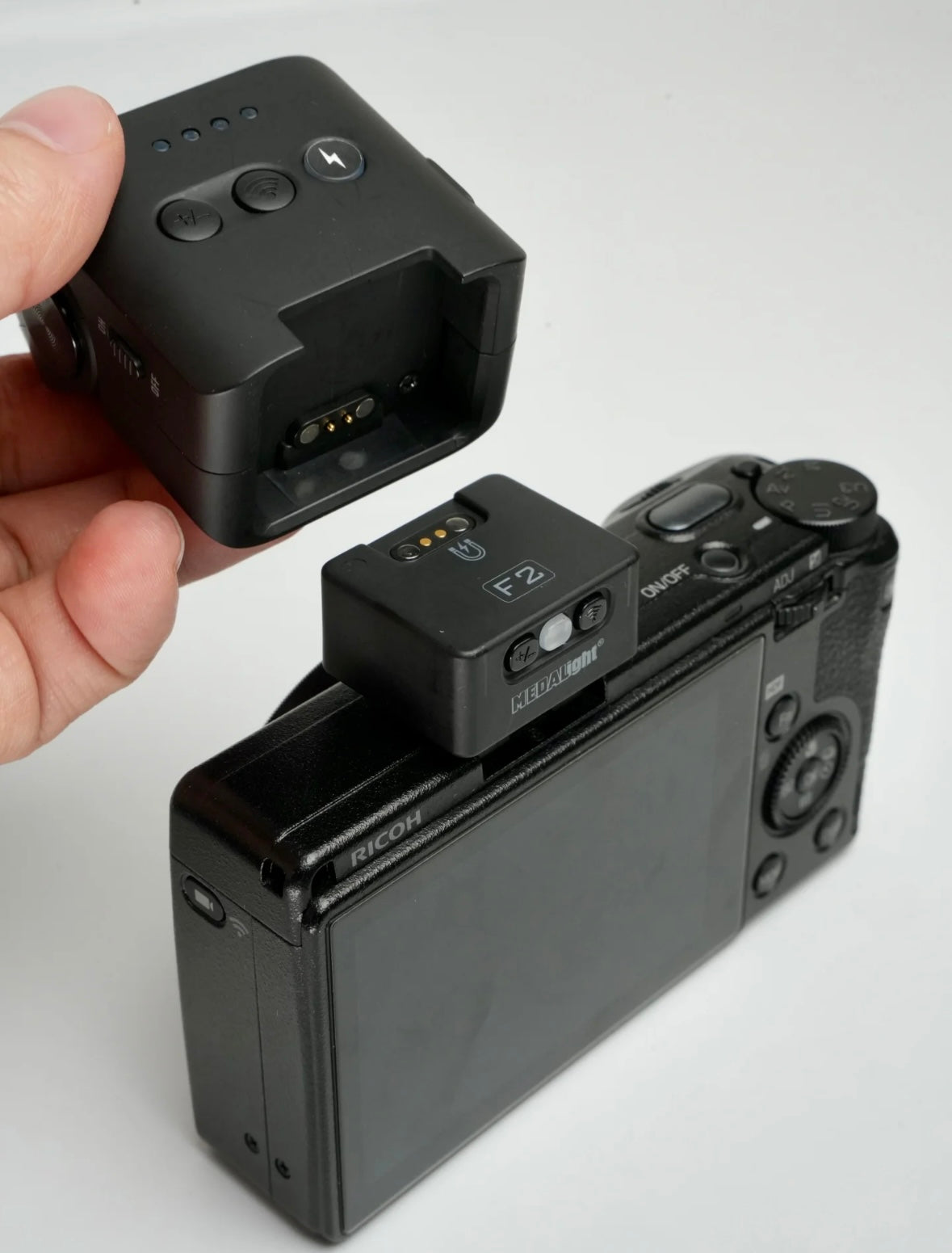Medalight F2 Mini Detachable Flashlight - WIRELESS FLASH