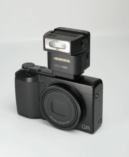 Medalight F2 Mini Detachable Flashlight - WIRELESS FLASH